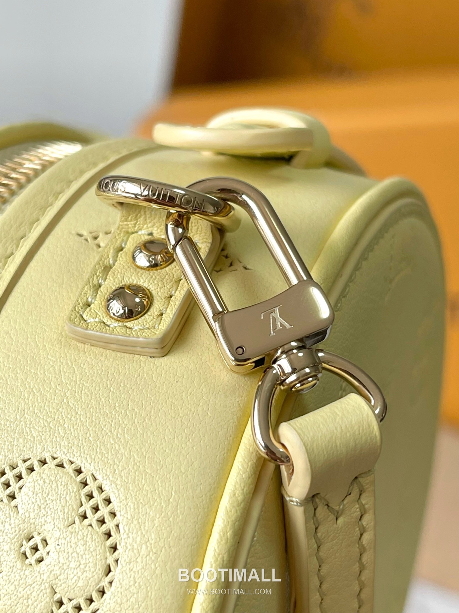 Louis Vuitton Mini Boîte Chapeau Perforated Leather Bag M11294 루이비통 미니 부아트 샤포 퍼포레이티드 가죽 숄더백 13cm 14