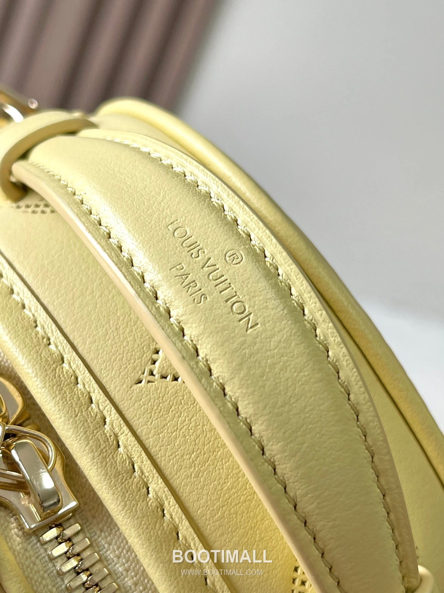 Louis Vuitton Mini Boîte Chapeau Perforated Leather Bag M11294 루이비통 미니 부아트 샤포 퍼포레이티드 가죽 숄더백 13cm 15