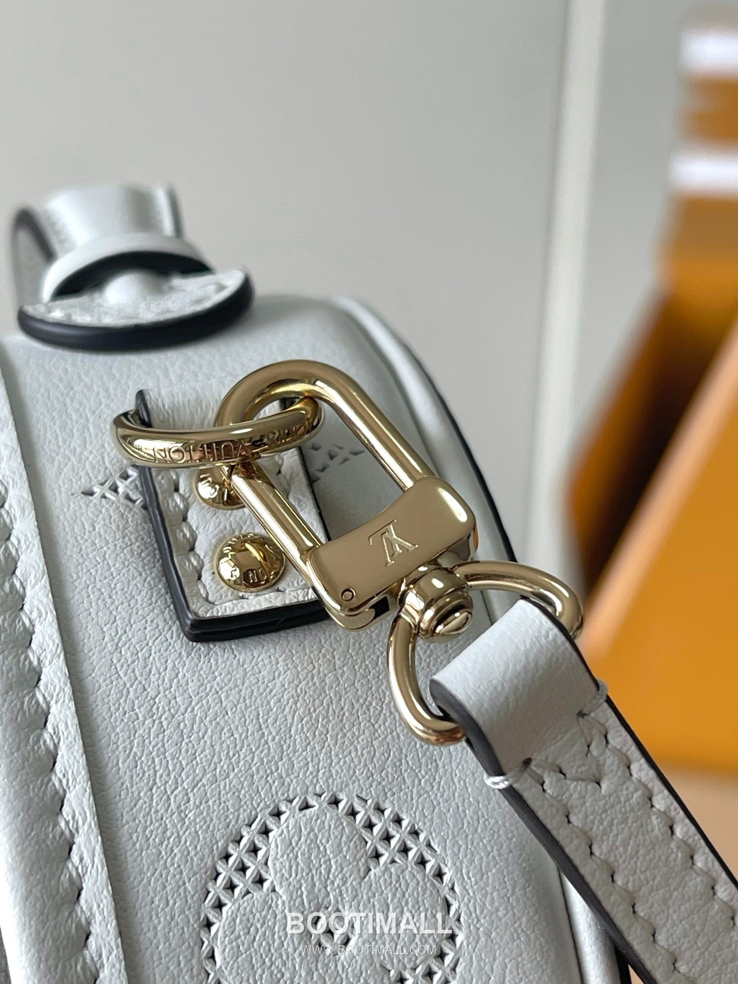 Louis Vuitton Mini Boîte Chapeau Perforated Leather Bag M11294 루이비통 미니 부아트 샤포 퍼포레이티드 가죽 숄더백 13cm 7