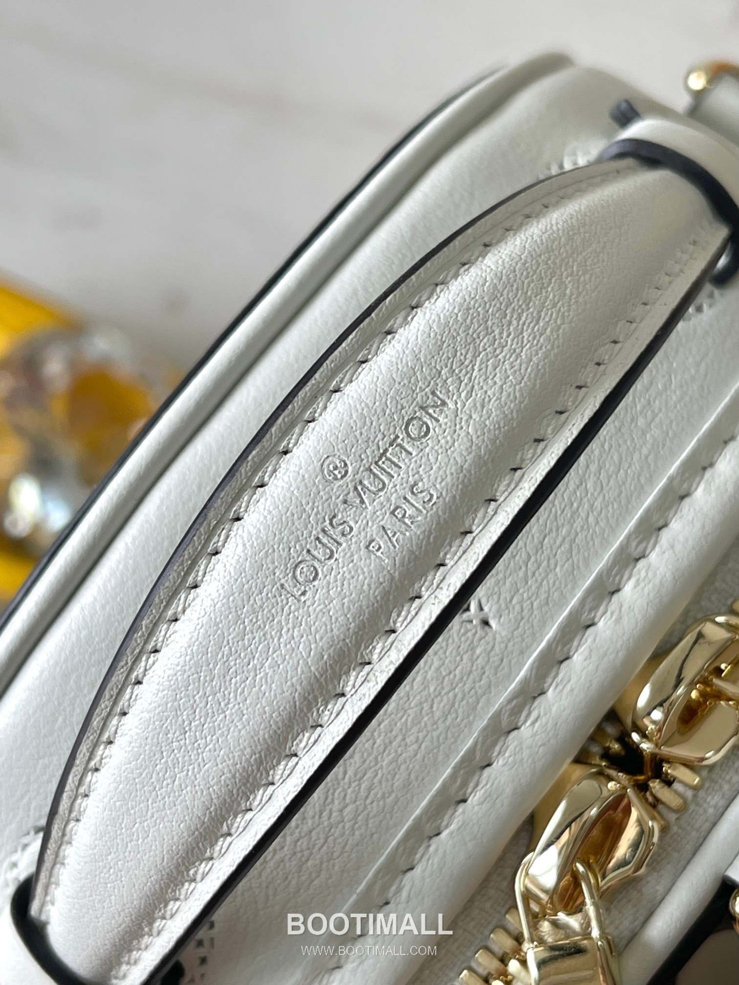 Louis Vuitton Mini Boîte Chapeau Perforated Leather Bag M11294 루이비통 미니 부아트 샤포 퍼포레이티드 가죽 숄더백 13cm 8