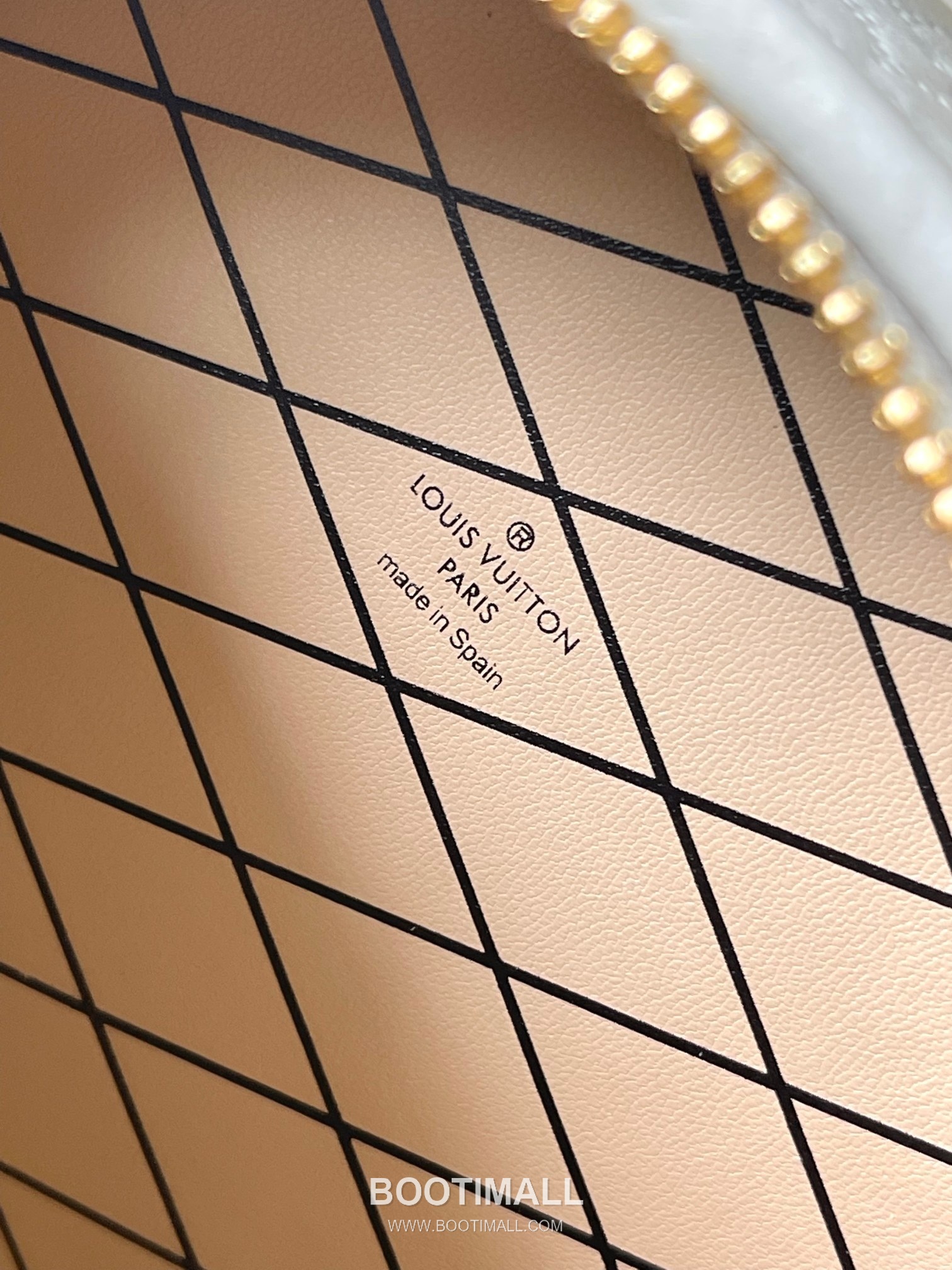 Louis Vuitton Mini Boîte Chapeau Perforated Leather Bag M11294 루이비통 미니 부아트 샤포 퍼포레이티드 가죽 숄더백 13cm 9