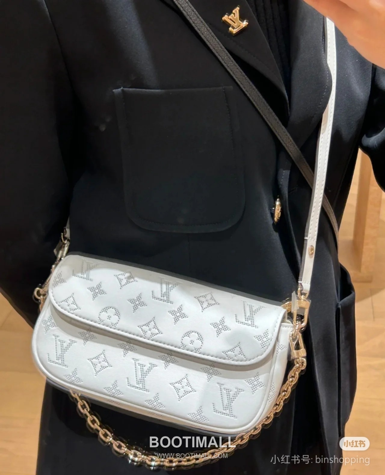 Louis Vuitton Sac Recoleta Perforated Leather WOC Crossbody Bag M11299 루이비통 삭 레콜레타 퍼포레이티드 가죽 WOC 크로스백 23.5cm 3