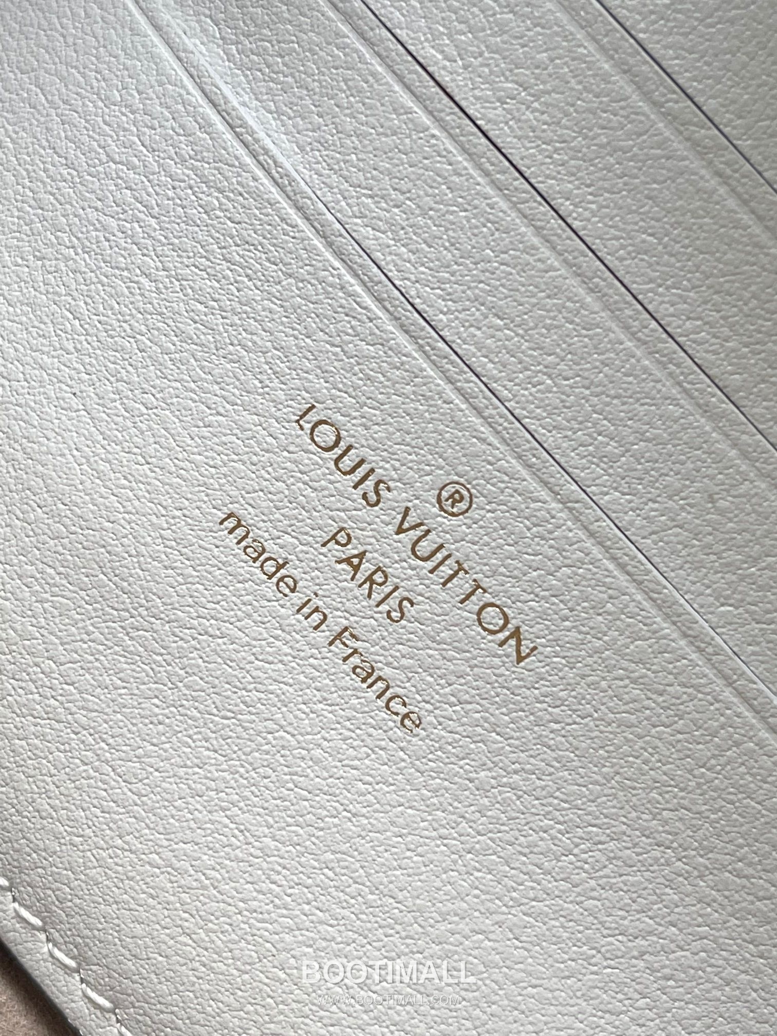 Louis Vuitton Sac Recoleta Perforated Leather WOC Crossbody Bag M11299 루이비통 삭 레콜레타 퍼포레이티드 가죽 WOC 크로스백 23.5cm 17