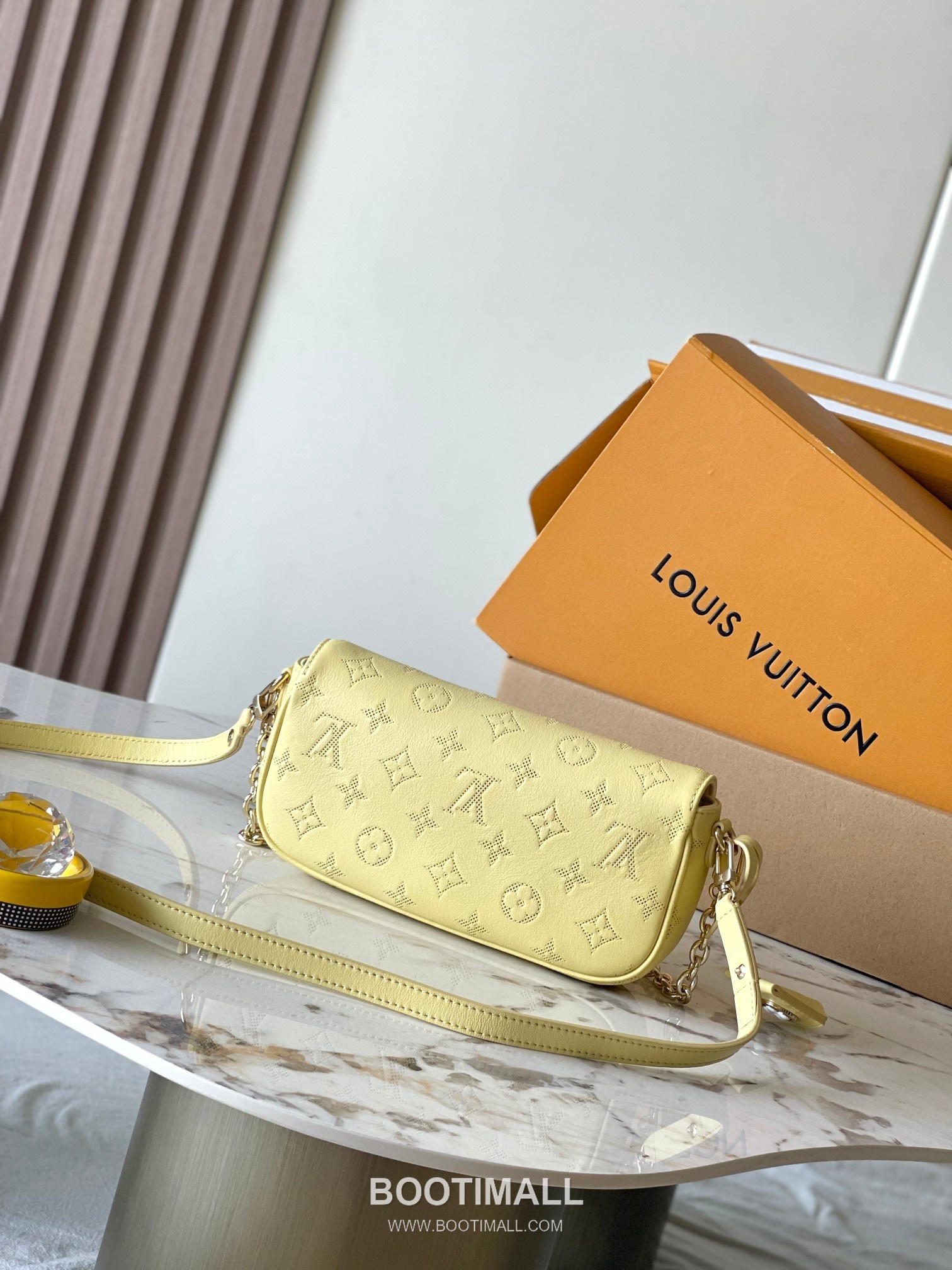 Louis Vuitton Sac Recoleta Perforated Leather WOC Crossbody Bag M11299 루이비통 삭 레콜레타 퍼포레이티드 가죽 WOC 크로스백 23.5cm 4
