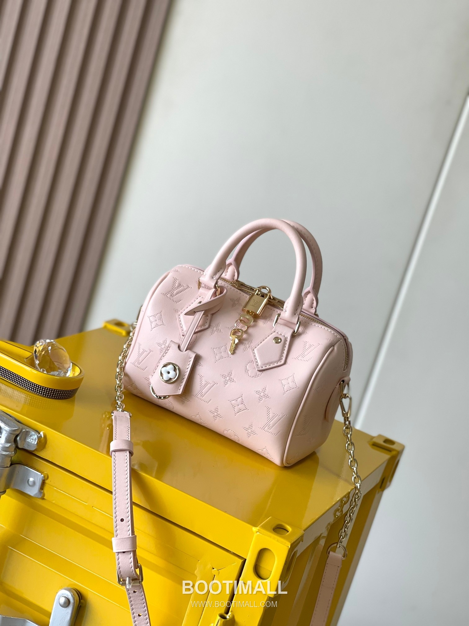 Louis Vuitton Speedy Bandoulière 20 Perforated Leather Bag M11276 루이비통 스피디 반둘리에 20 퍼포레이티드 가죽 토트백 20.5cm 1