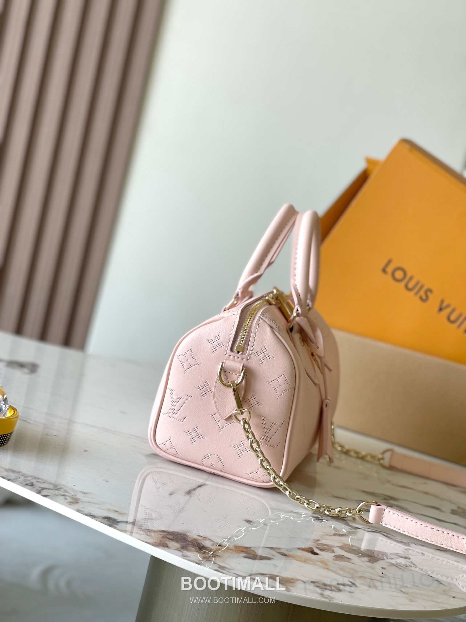 Louis Vuitton Speedy Bandoulière 20 Perforated Leather Bag M11276 루이비통 스피디 반둘리에 20 퍼포레이티드 가죽 토트백 20.5cm 3