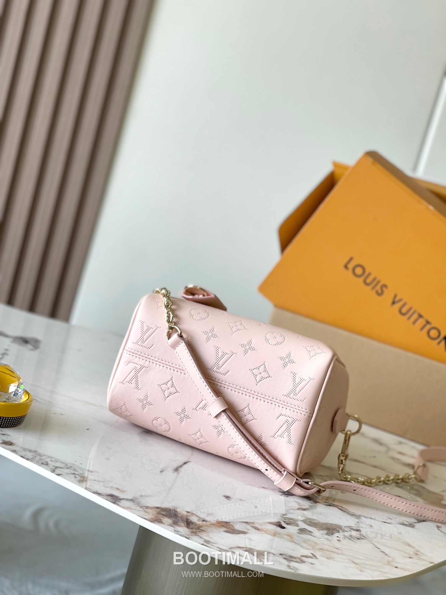 Louis Vuitton Speedy Bandoulière 20 Perforated Leather Bag M11276 루이비통 스피디 반둘리에 20 퍼포레이티드 가죽 토트백 20.5cm 5