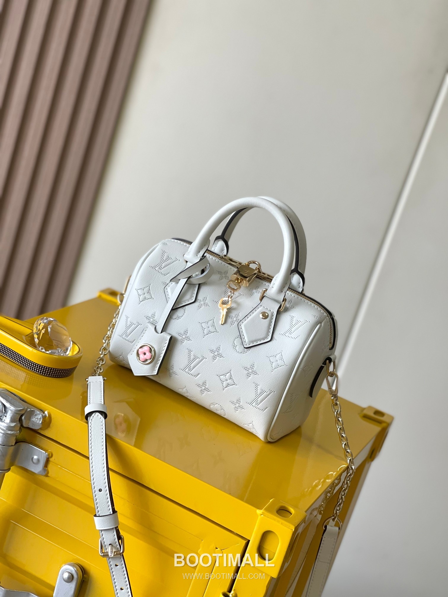 Louis Vuitton Speedy Bandoulière 20 Perforated Leather Bag M11276 루이비통 스피디 반둘리에 20 퍼포레이티드 가죽 토트백 20.5cm 1