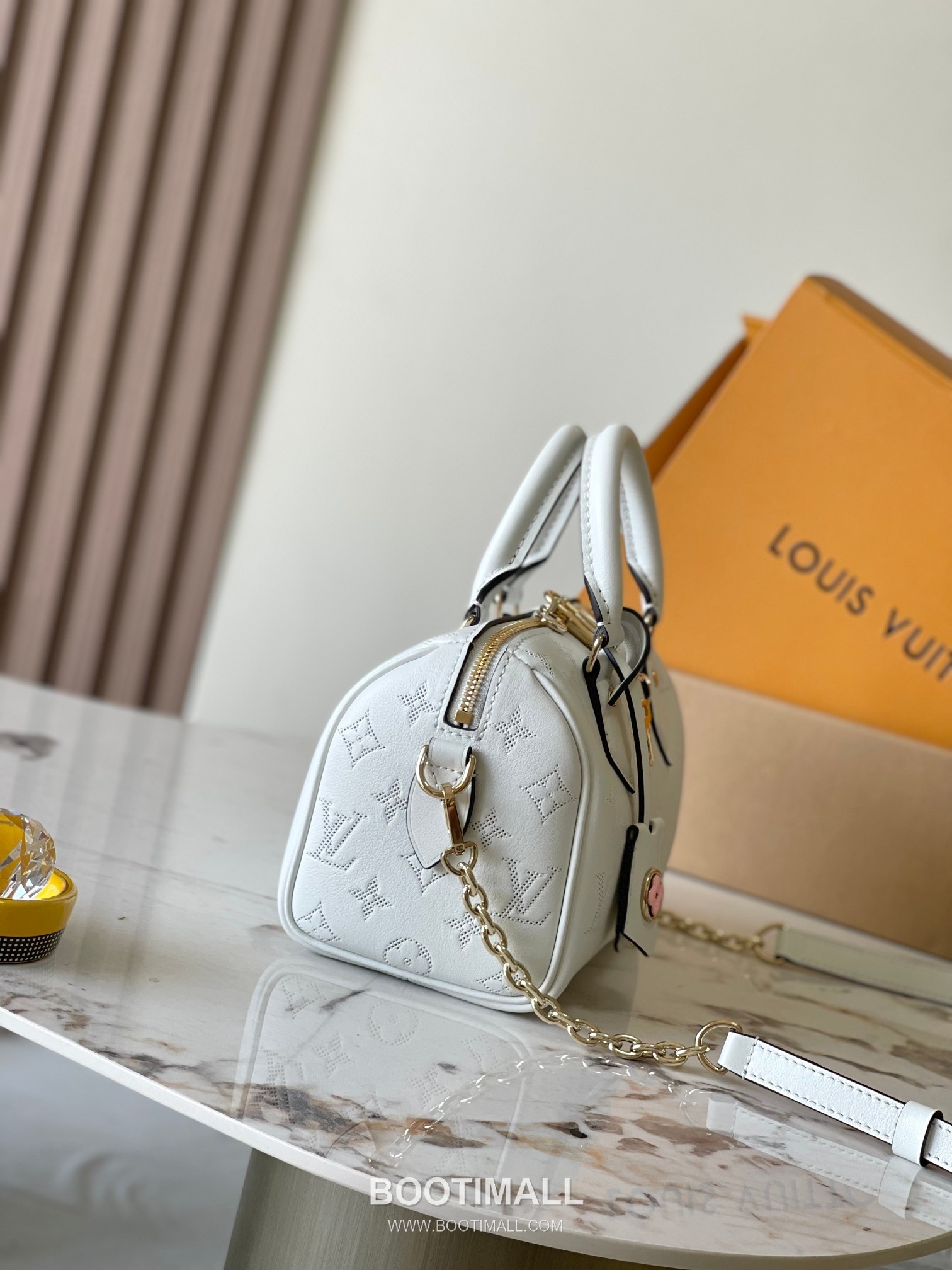 Louis Vuitton Speedy Bandoulière 20 Perforated Leather Bag M11276 루이비통 스피디 반둘리에 20 퍼포레이티드 가죽 토트백 20.5cm 3