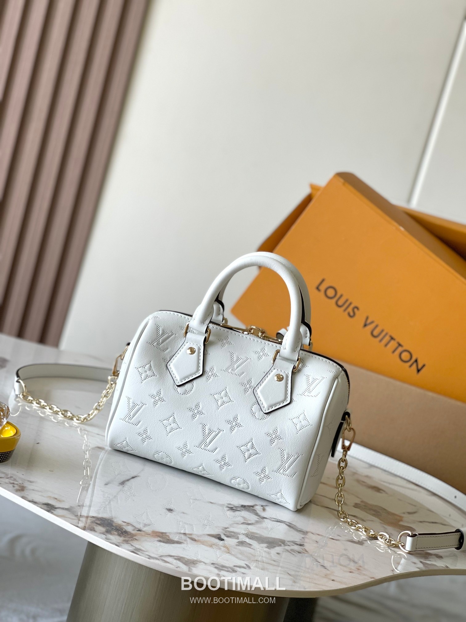 Louis Vuitton Speedy Bandoulière 20 Perforated Leather Bag M11276 루이비통 스피디 반둘리에 20 퍼포레이티드 가죽 토트백 20.5cm 4