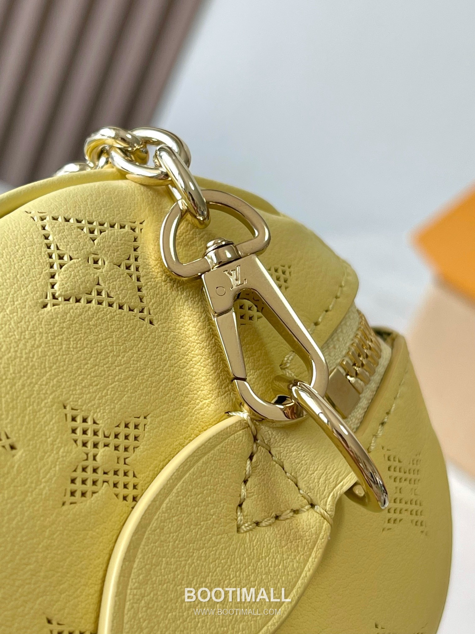 Louis Vuitton Speedy Bandoulière 20 Perforated Leather Bag M11276 루이비통 스피디 반둘리에 20 퍼포레이티드 가죽 토트백 20.5cm 7