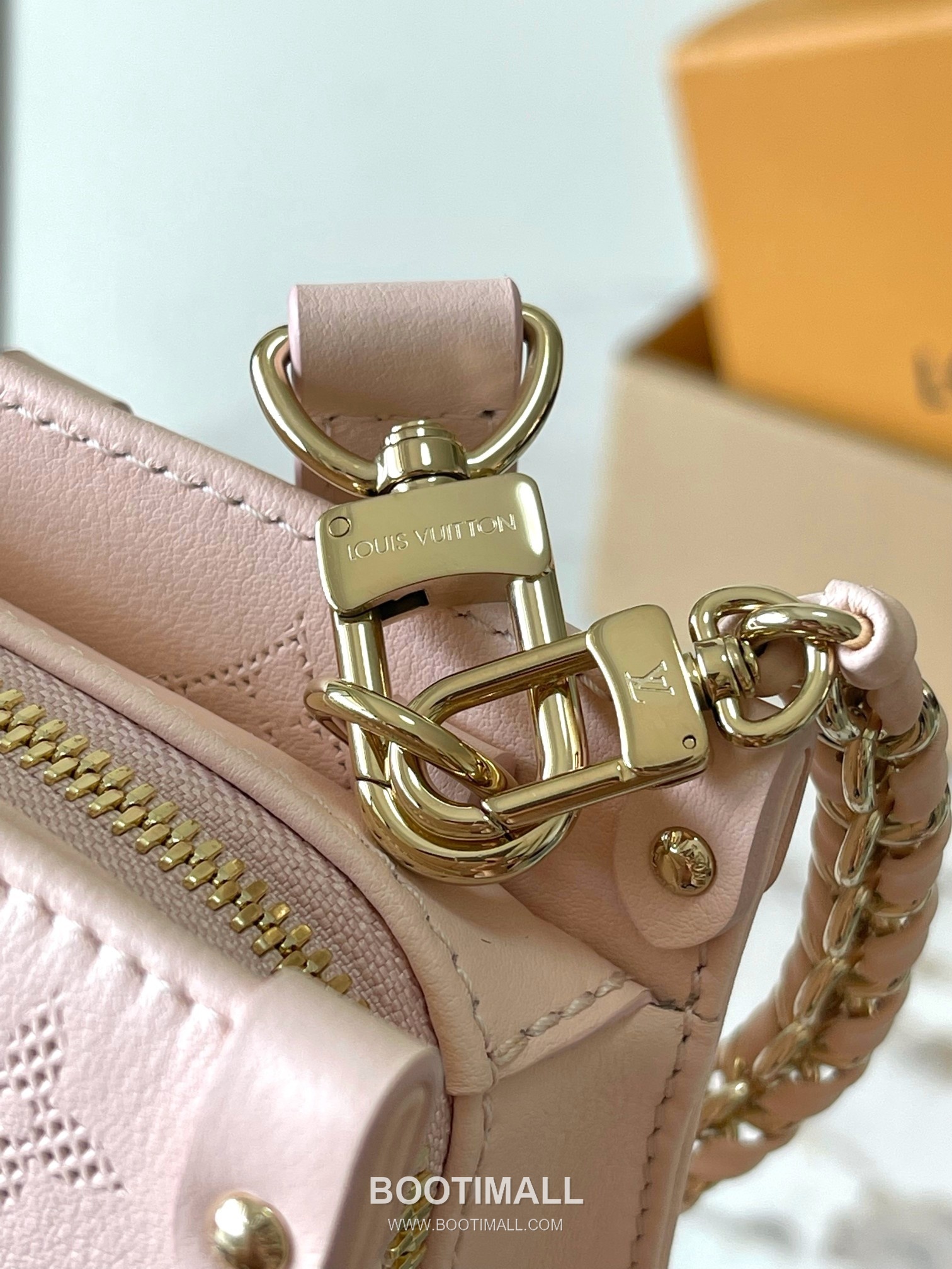 Louis Vuitton OnTheGo East West Perforated Monogram Leather Tote Bag M11274 루이비통 온더고 이스트웨스트 퍼포레이티드 모노그램 가죽 토트백 25cm 7