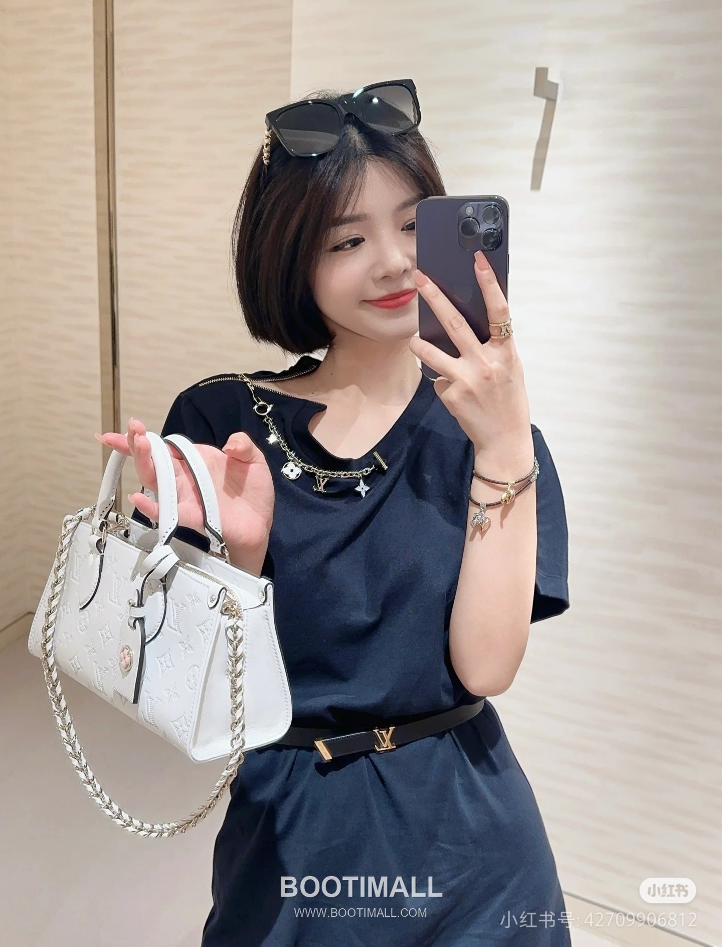 Louis Vuitton OnTheGo East West Perforated Monogram Leather Tote Bag M11274 루이비통 온더고 이스트웨스트 퍼포레이티드 모노그램 가죽 토트백 25cm 8