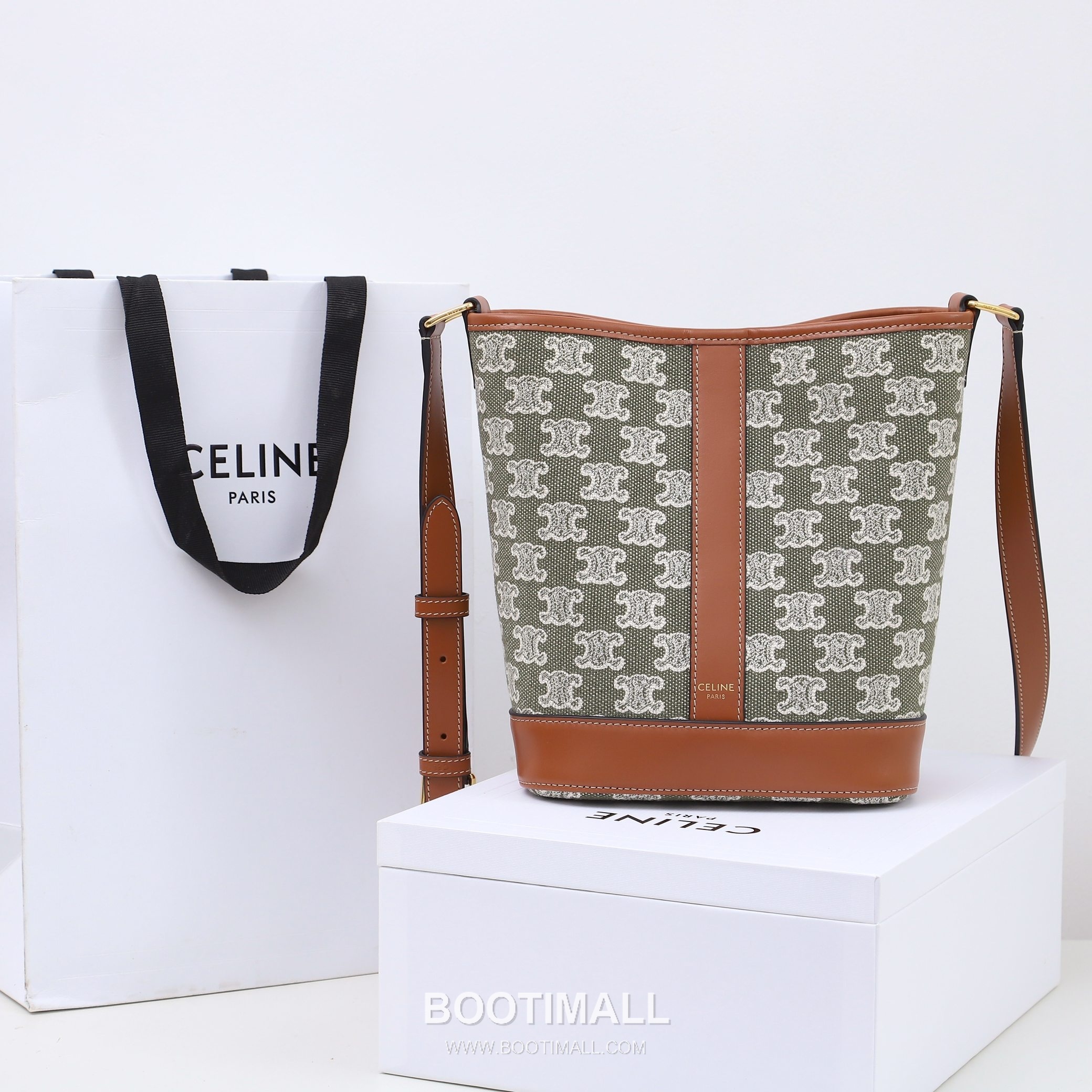 CELINE Triomphe Embroidered Canvas Bucket Bag 191442 셀린느 트리옹프 자수 캔버스 가죽 트리밍 버킷백 30cm 1