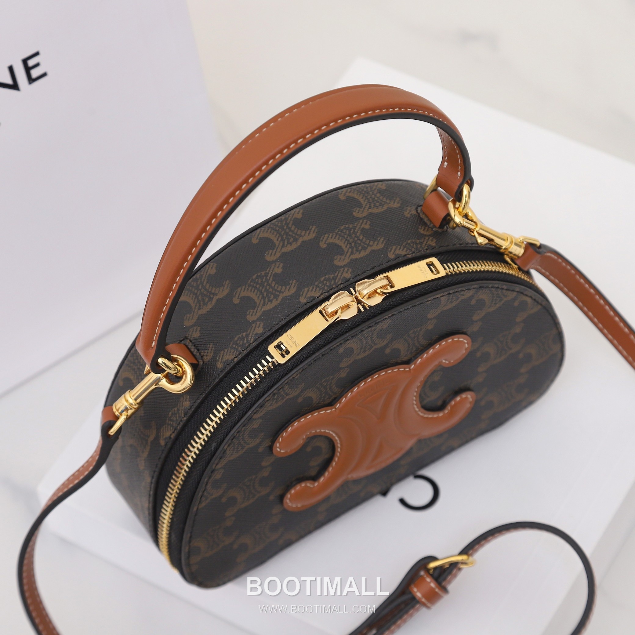 Celine Triomphe Monogram Half-Moon Italian Cowhide Brown Top Handle Bag 셀린느 트리옹프 모노그램 하프문 10K642 이탈리아 소가죽 브라운 탑핸들백 18cm 15