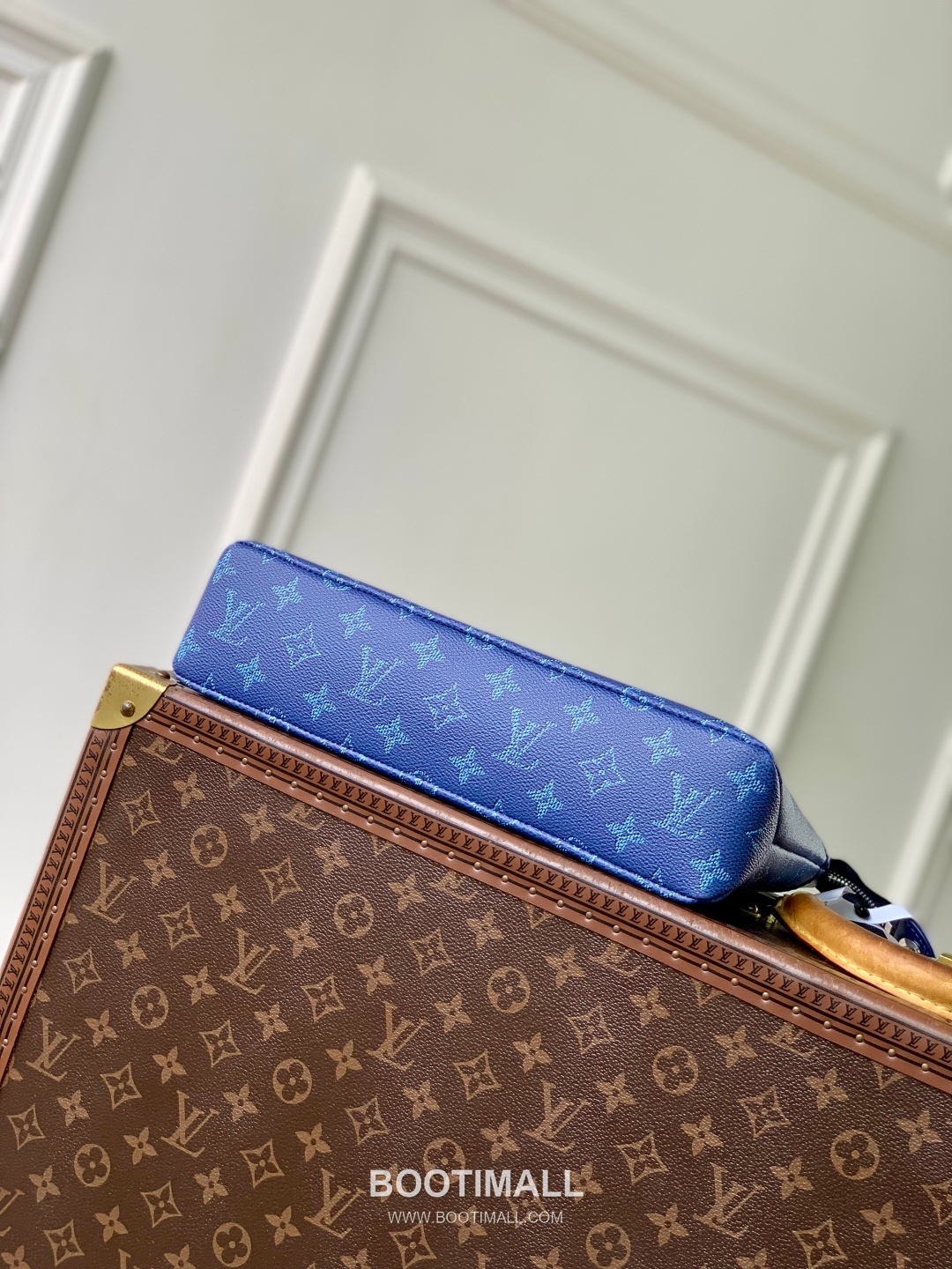 Louis Vuitton Pochette Voyage Souple Monogram Eclipse Canvas Clutch Bag M12665 루이비통 포쉐트 보야주 수플 모노그램 이클립스 캔버스 클러치백 32cm 4