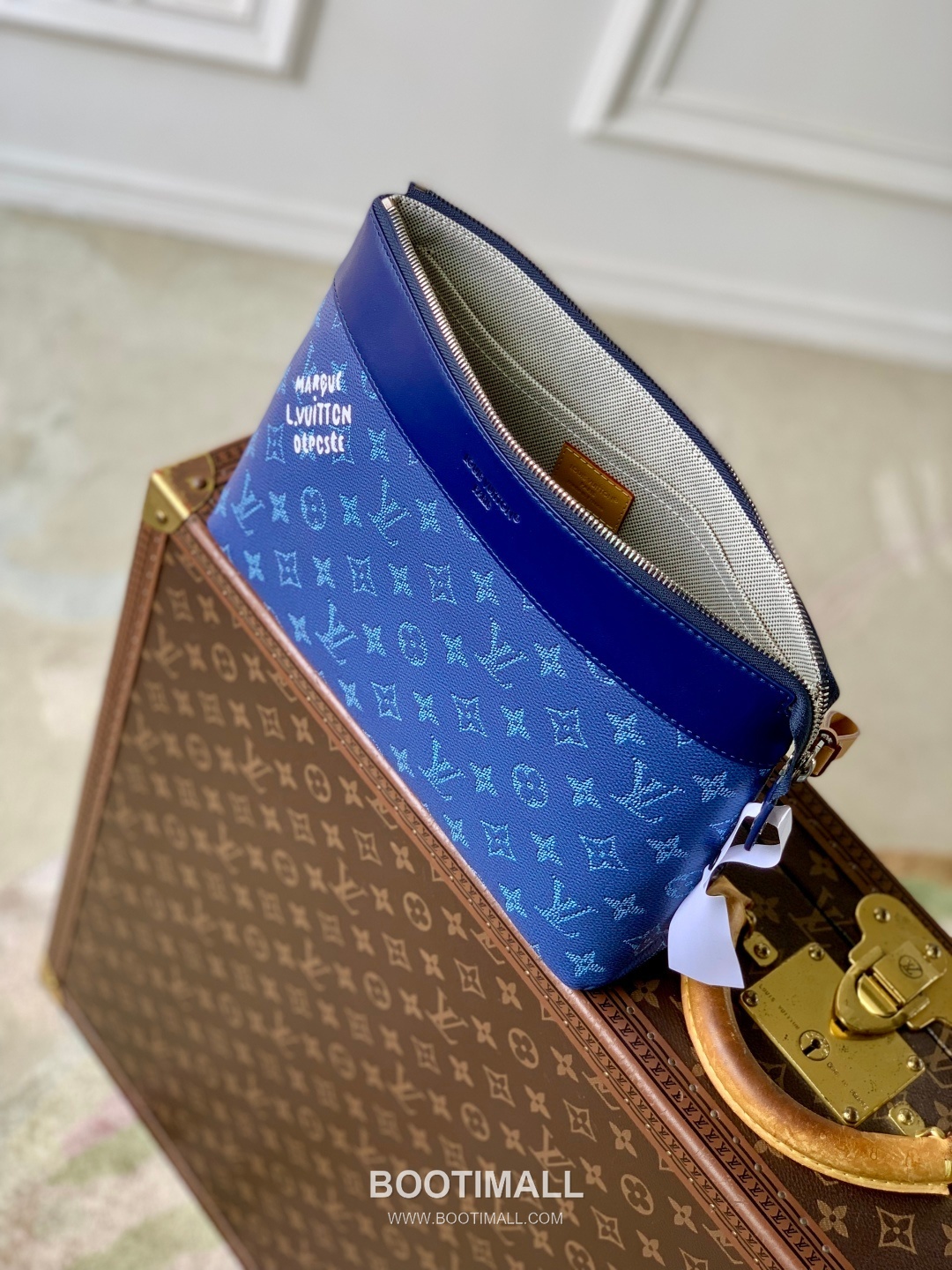 Louis Vuitton Pochette Voyage Souple Monogram Eclipse Canvas Clutch Bag M12665 루이비통 포쉐트 보야주 수플 모노그램 이클립스 캔버스 클러치백 32cm 9