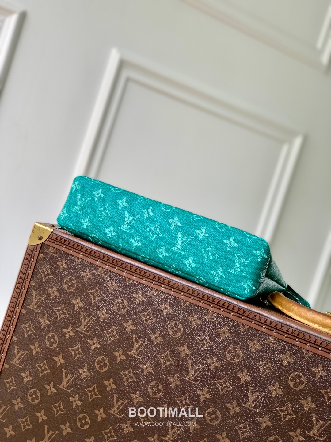 Louis Vuitton Pochette Voyage Souple Monogram Eclipse Canvas Clutch Bag M12665 루이비통 포쉐트 보야주 수플 모노그램 이클립스 캔버스 클러치백 32cm 4