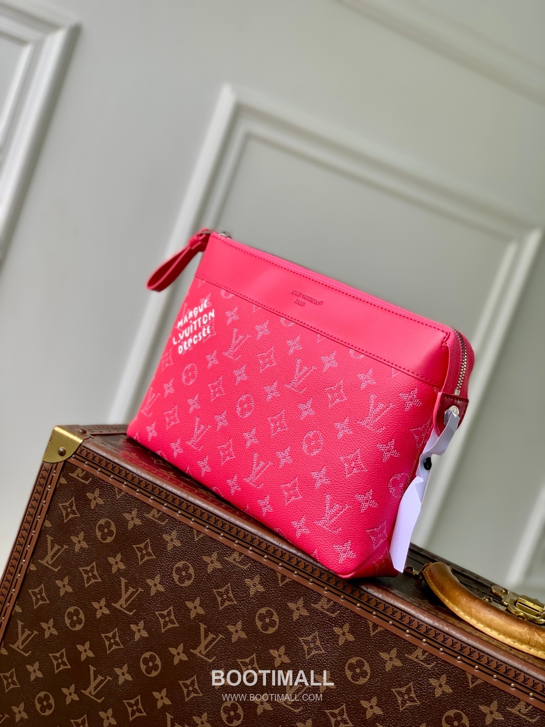 Louis Vuitton Pochette Voyage Souple Monogram Eclipse Canvas Clutch Bag M12665 루이비통 포쉐트 보야주 수플 모노그램 이클립스 캔버스 클러치백 32cm 2