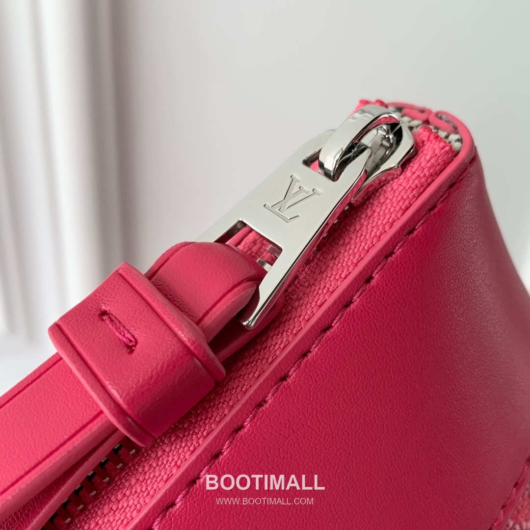 Louis Vuitton Pochette Voyage Souple Monogram Eclipse Canvas Clutch Bag M12665 루이비통 포쉐트 보야주 수플 모노그램 이클립스 캔버스 클러치백 32cm 6