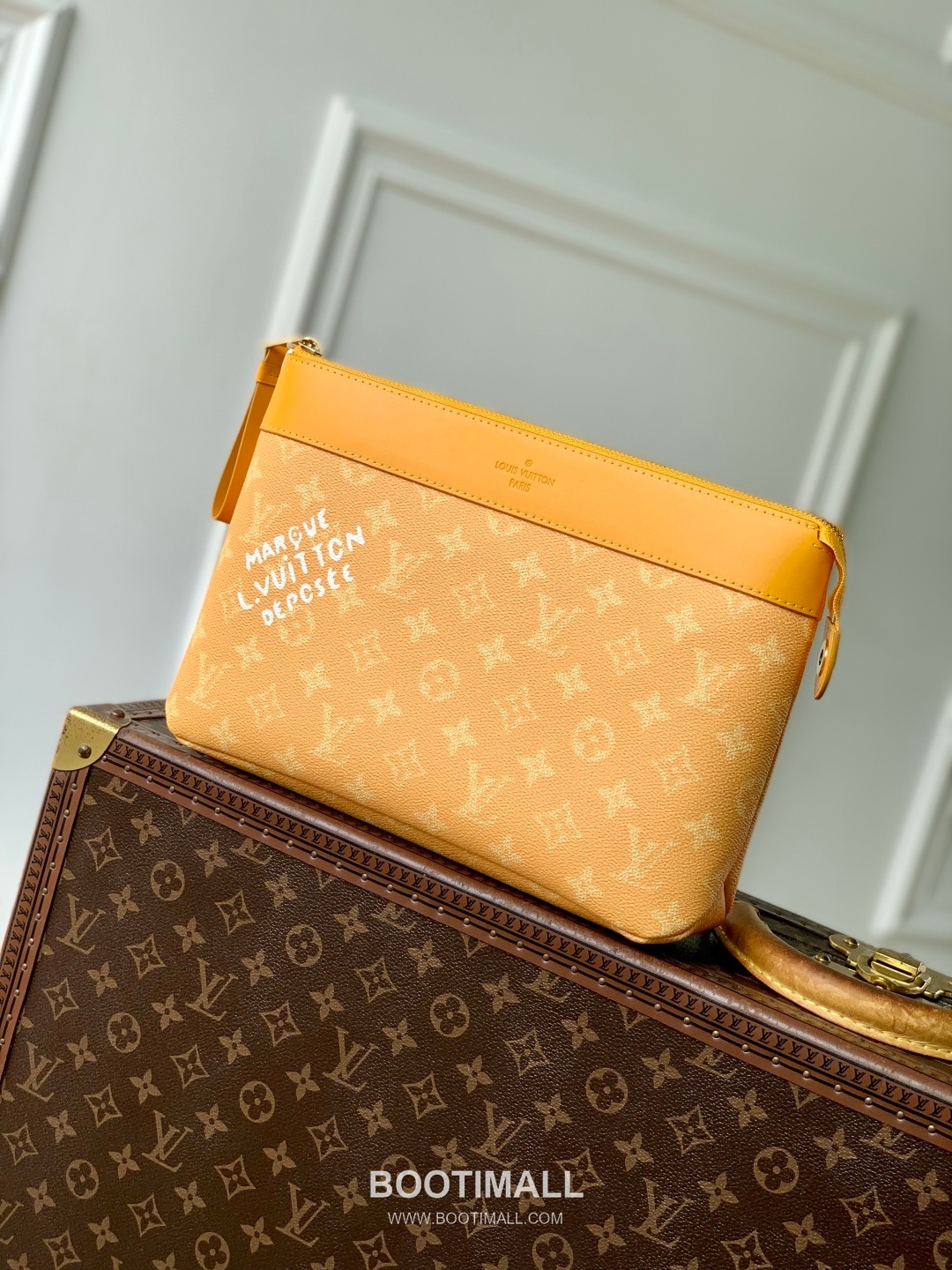 Louis Vuitton Pochette Voyage Souple Monogram Eclipse Canvas Clutch Bag M12665 루이비통 포쉐트 보야주 수플 모노그램 이클립스 캔버스 클러치백 32cm 1