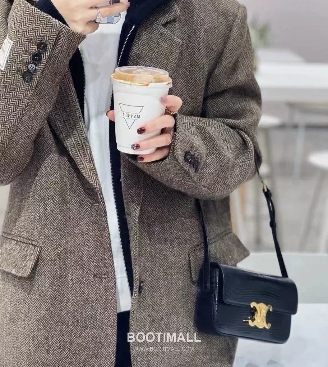 Celine Lizard-Embossed Flap Cowhide Black Long Wallet 셀린느 리자드 엠보스드 플랩 194144 소가죽 블랙 장지갑 20.5cm 1