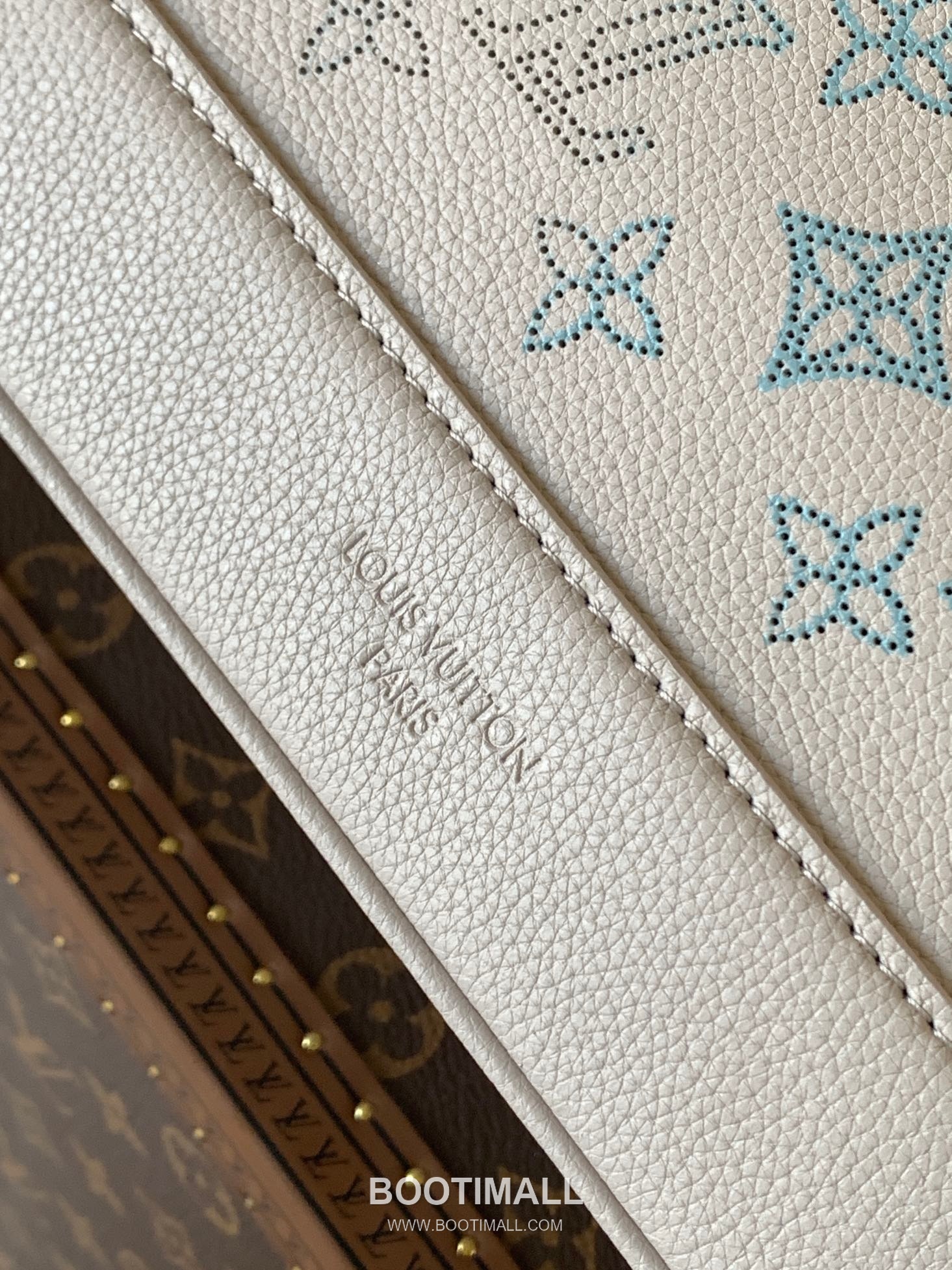 Louis Vuitton Flore Perforated Leather Shoulder Bag 루이비통 플로르 퍼포레이티드 레더 숄더백 28cm 6