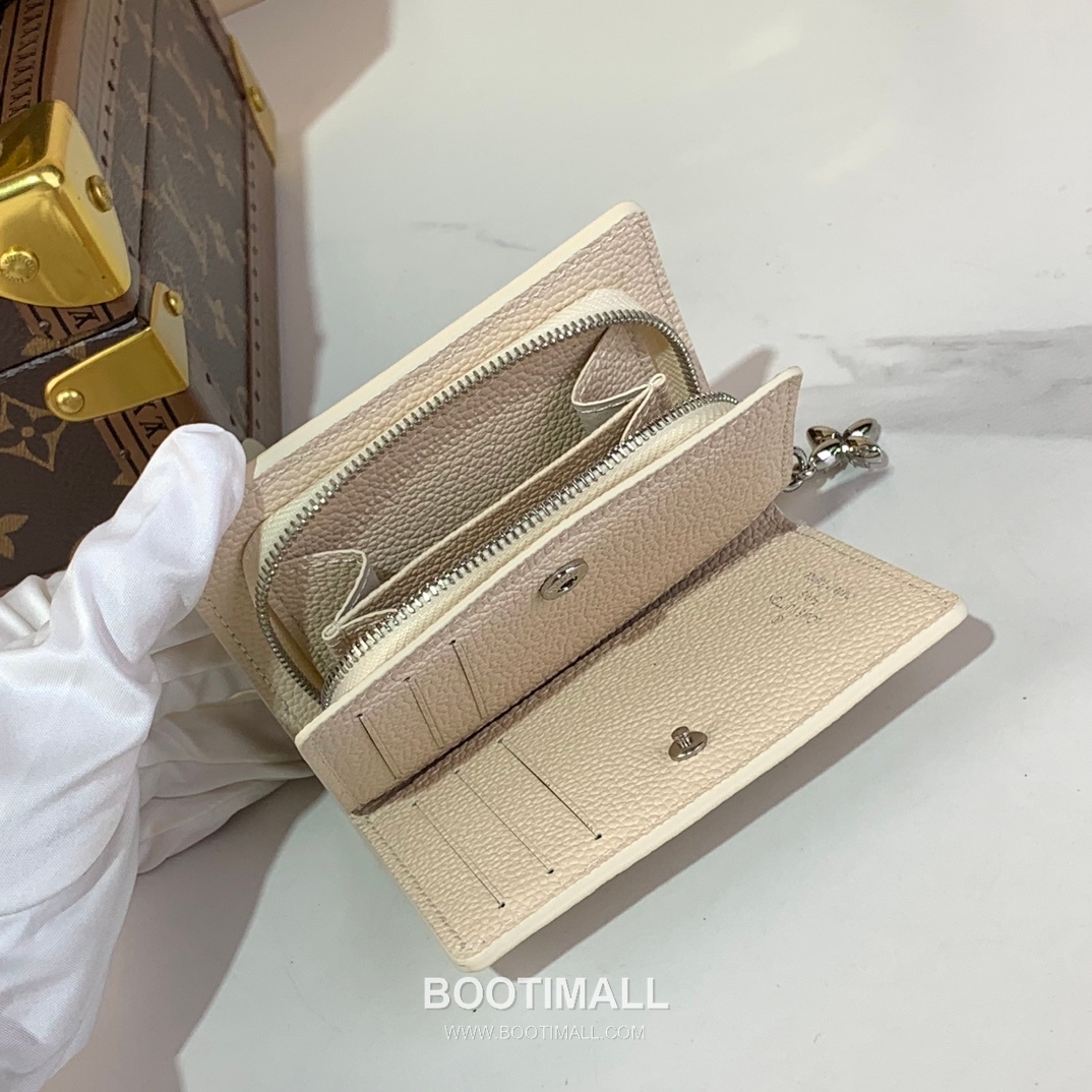 Louis Vuitton Lisa Wallet Monogram Empreinte Leather Wallet 루이비통 리사 월릿 모노그램 앙프렝뜨 레더 지갑 11.5cm 9