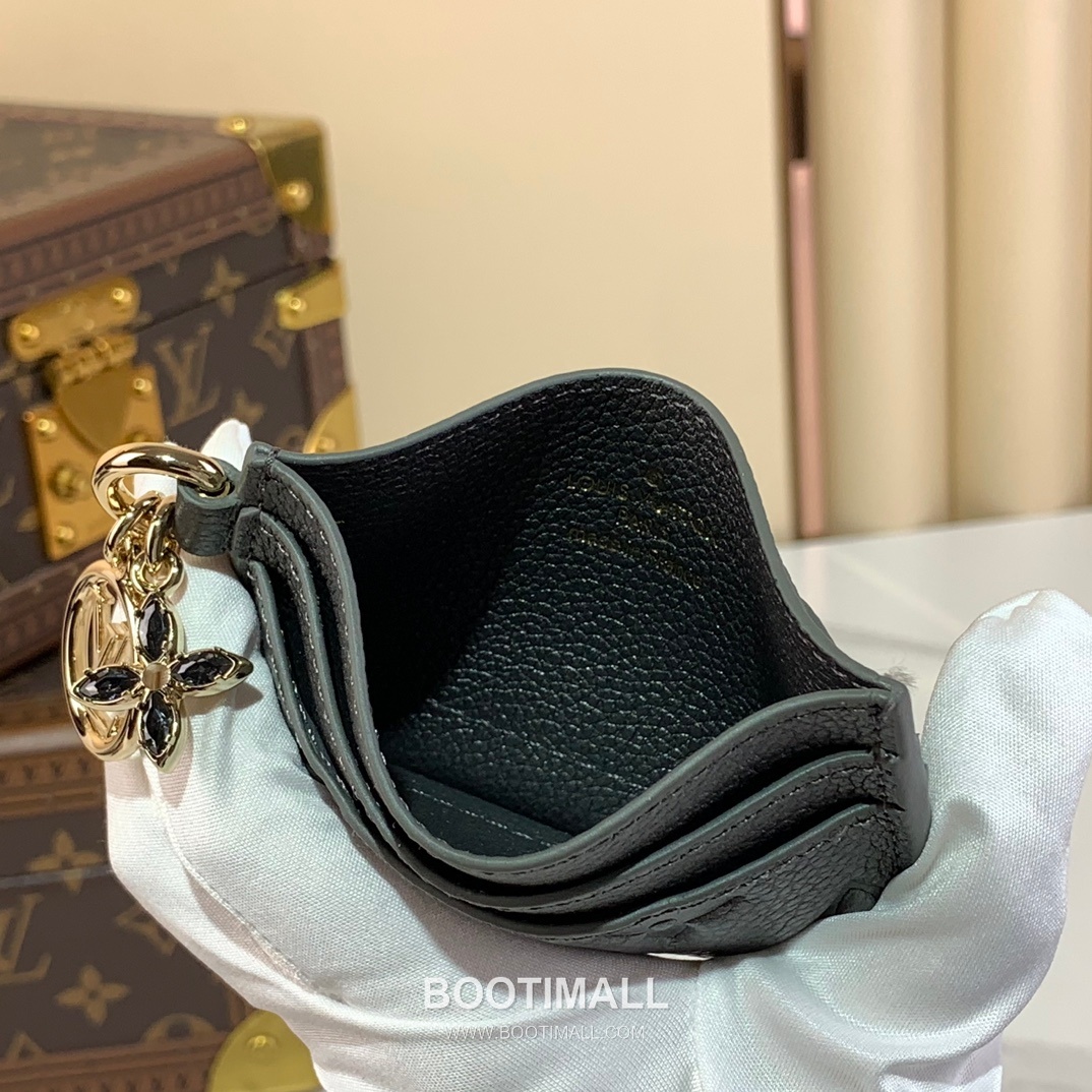 Louis Vuitton Charms Card Holder Monogram Empreinte Leather Wallet 루이비통 참스 카드 홀더 모노그램 앙프렝뜨 레더 카드지갑 10.2cm 8