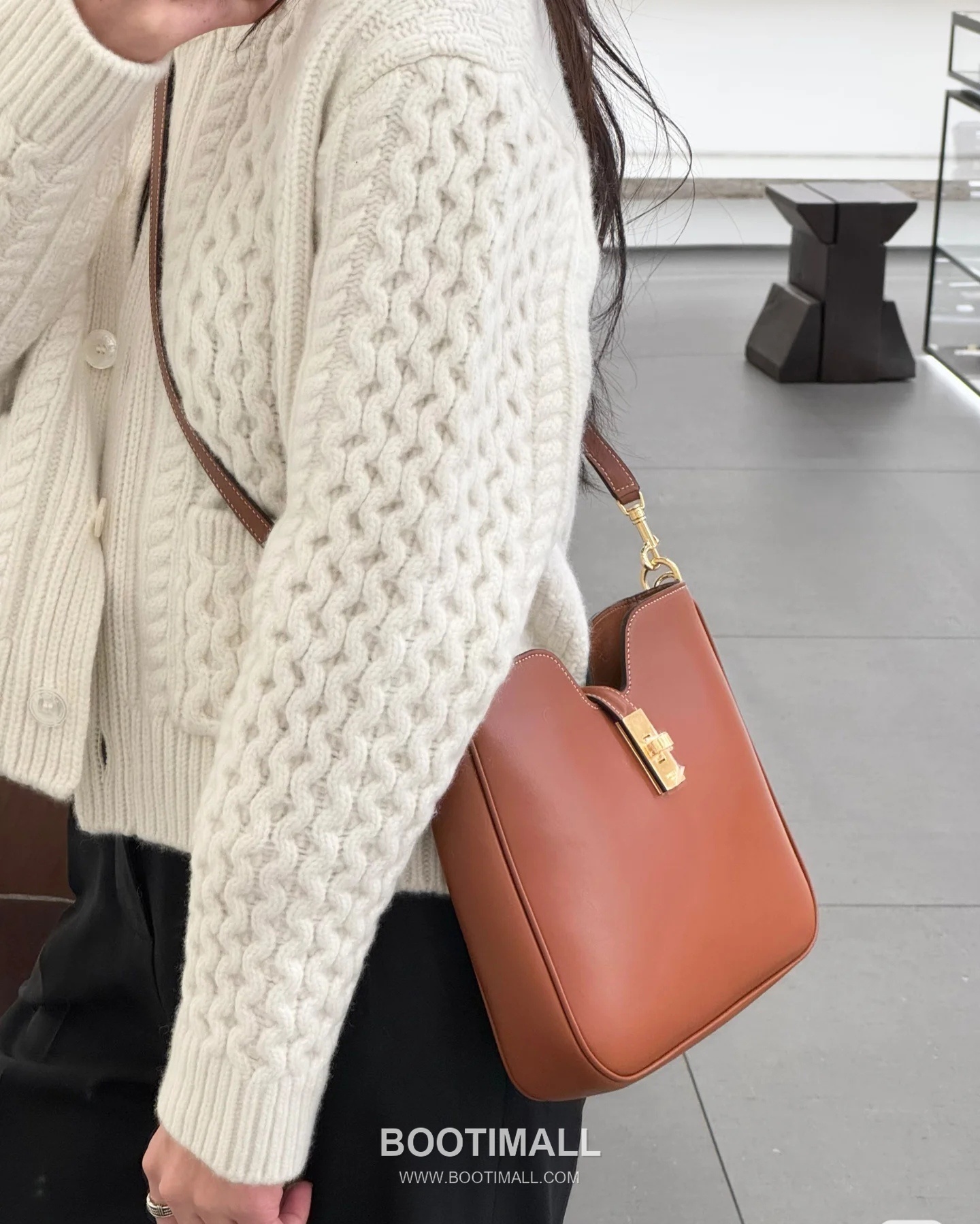 Louis Vuitton Lock Chain Italian Cowhide Brown Crossbody Bag 루이비통 락 체인 이탈리아 소가죽 브라운 크로스백 24.5cm 8