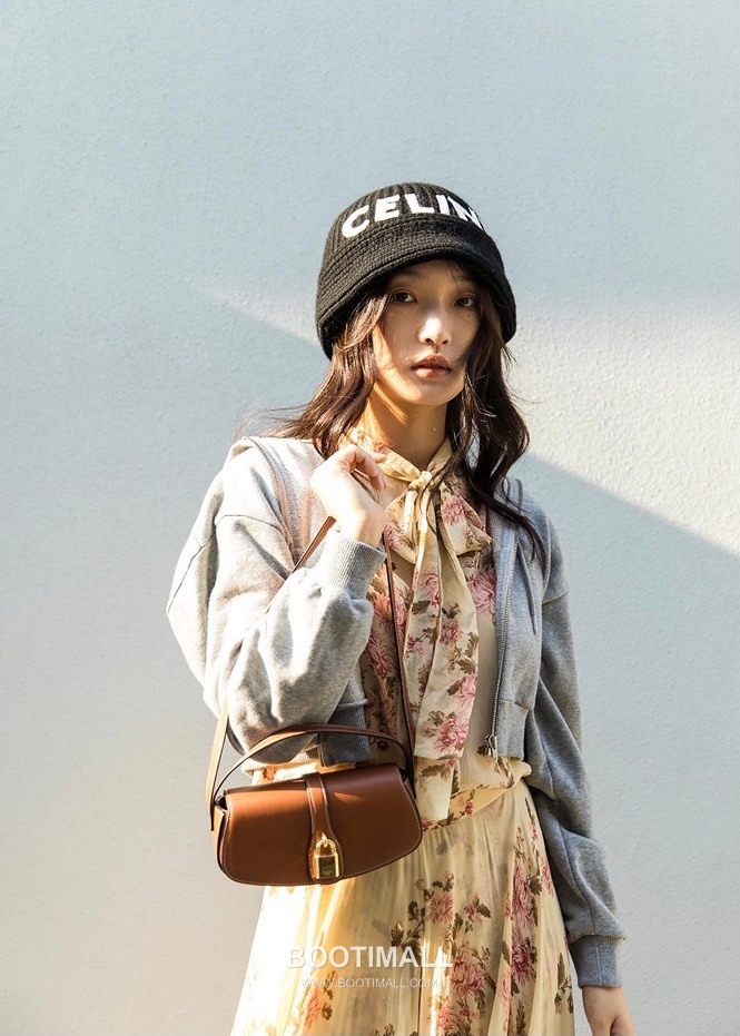 Celine Tabou 101592 Italian Cowhide Brown Clutch Bag 셀린느 타부 101592 이탈리아 소가죽 브라운 클러치백 18cm 1