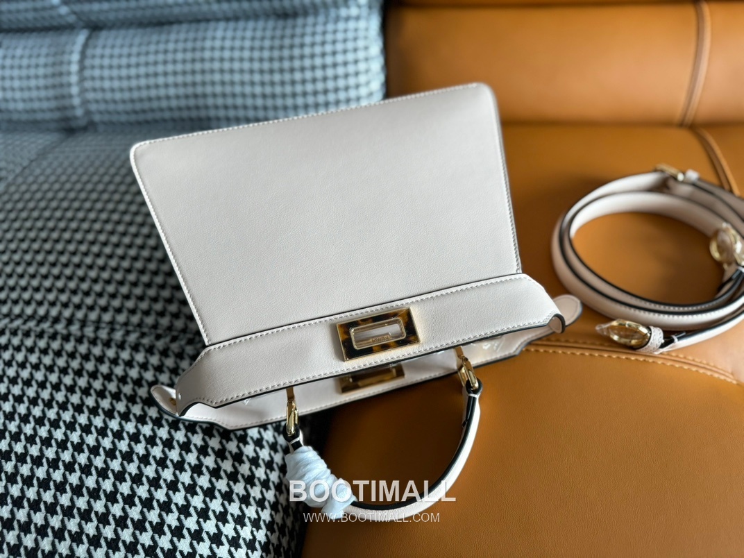 Fendi Iconic Peekaboo ISeeU Small Leather Bag 펜디 아이코닉 피카부 아이씨유 스몰 레더 백 27cm 5