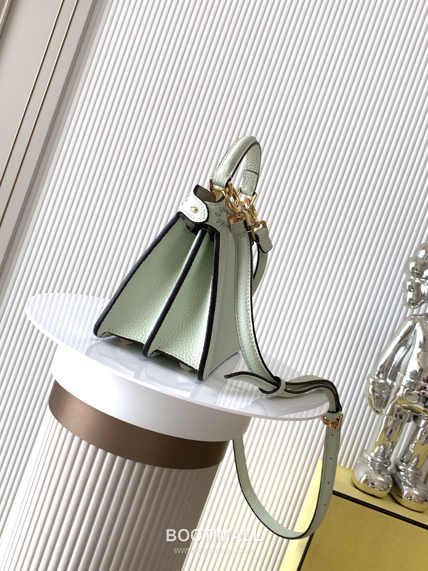 Fendi Peekaboo ISeeU Small Cuoio Romano Leather Bag 펜디 피카부 아이씨유 스몰 쿠오이오 로마노 레더 백 20cm 3