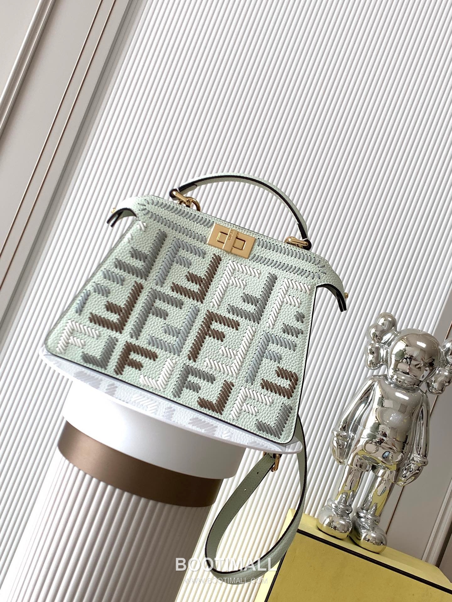 Fendi Peekaboo ISeeU Medium Cuoio Romano Leather Bag 펜디 피카부 아이씨유 미디엄 쿠오이오 로마노 레더 백 27cm 1