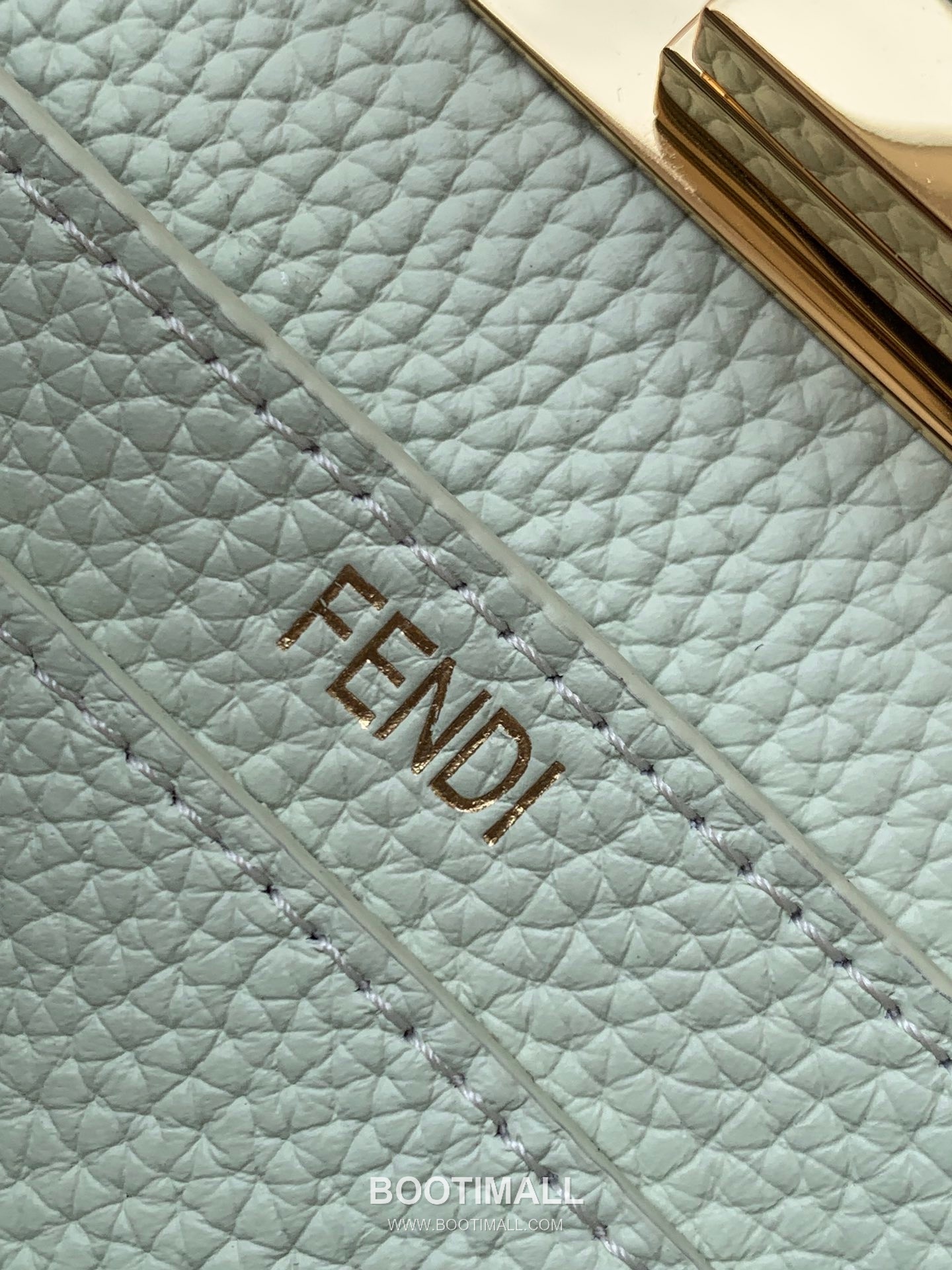 Fendi Peekaboo ISeeU Medium Cuoio Romano Leather Bag 펜디 피카부 아이씨유 미디엄 쿠오이오 로마노 레더 백 27cm 9