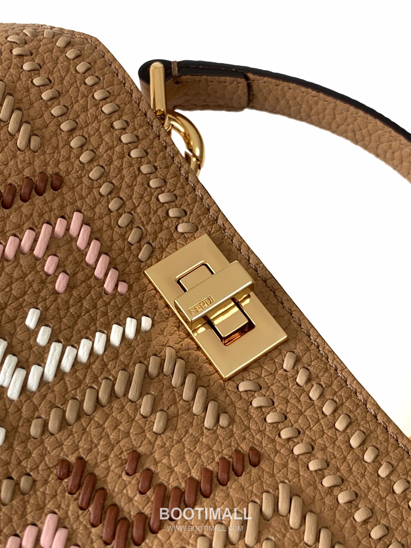 Fendi Peekaboo ISeeU Small Cuoio Romano Leather Bag 펜디 피카부 아이씨유 스몰 쿠오이오 로마노 레더 백 20cm 6