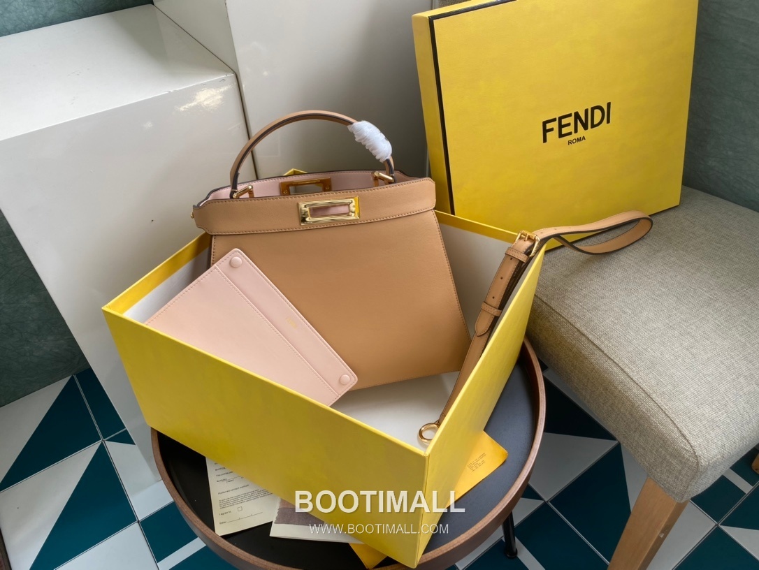 Fendi Peekaboo ISeeU Medium Leather Bag 펜디 피카부 아이씨유 미디엄 레더 백 33.5cm 1