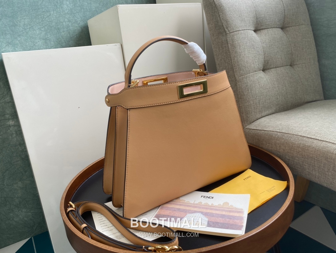 Fendi Peekaboo ISeeU Medium Leather Bag 펜디 피카부 아이씨유 미디엄 레더 백 33.5cm 3