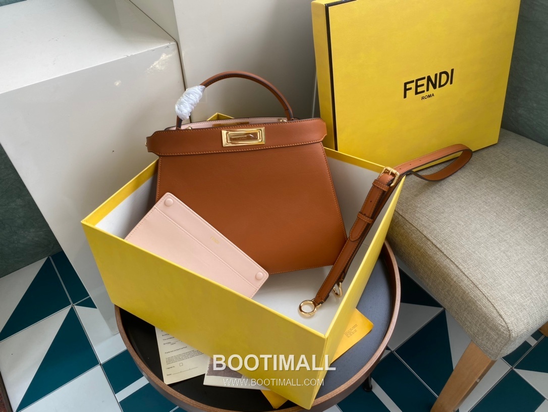 Fendi Peekaboo ISeeU Medium Leather Bag 펜디 피카부 아이씨유 미디엄 레더 백 33.5cm 1