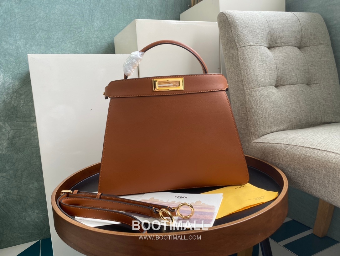 Fendi Peekaboo ISeeU Medium Leather Bag 펜디 피카부 아이씨유 미디엄 레더 백 33.5cm 2