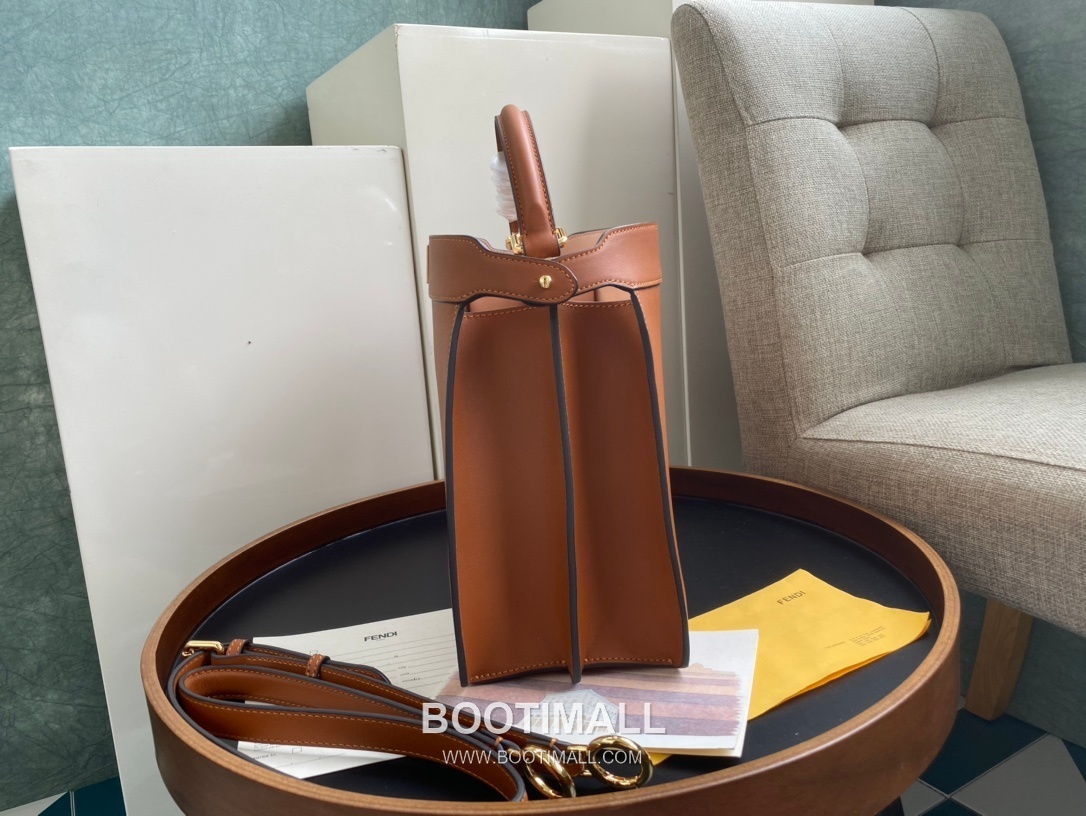 Fendi Peekaboo ISeeU Medium Leather Bag 펜디 피카부 아이씨유 미디엄 레더 백 33.5cm 4