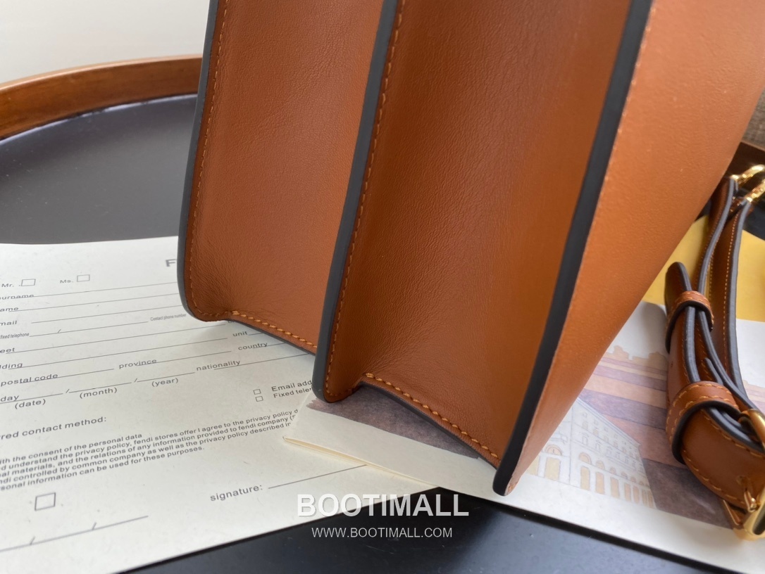 Fendi Peekaboo ISeeU Medium Leather Bag 펜디 피카부 아이씨유 미디엄 레더 백 33.5cm 6