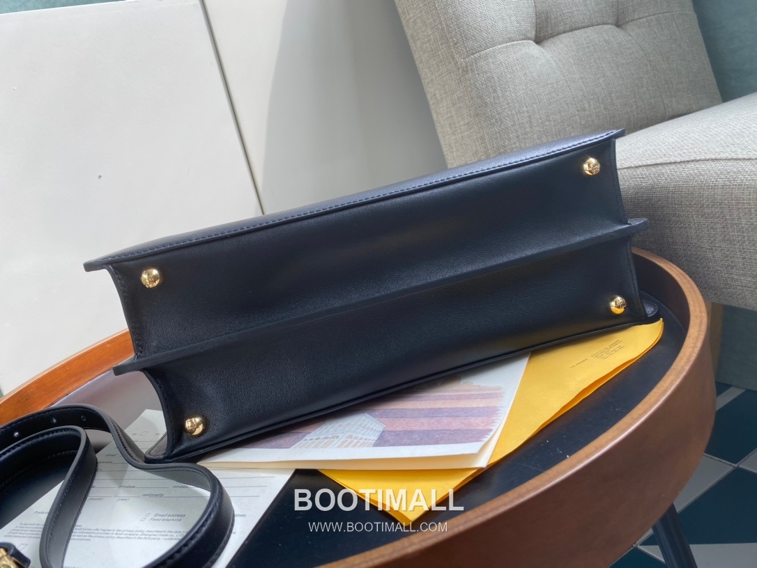 Fendi Peekaboo ISeeU Medium Leather Bag 펜디 피카부 아이씨유 미디엄 레더 백 33.5cm 5
