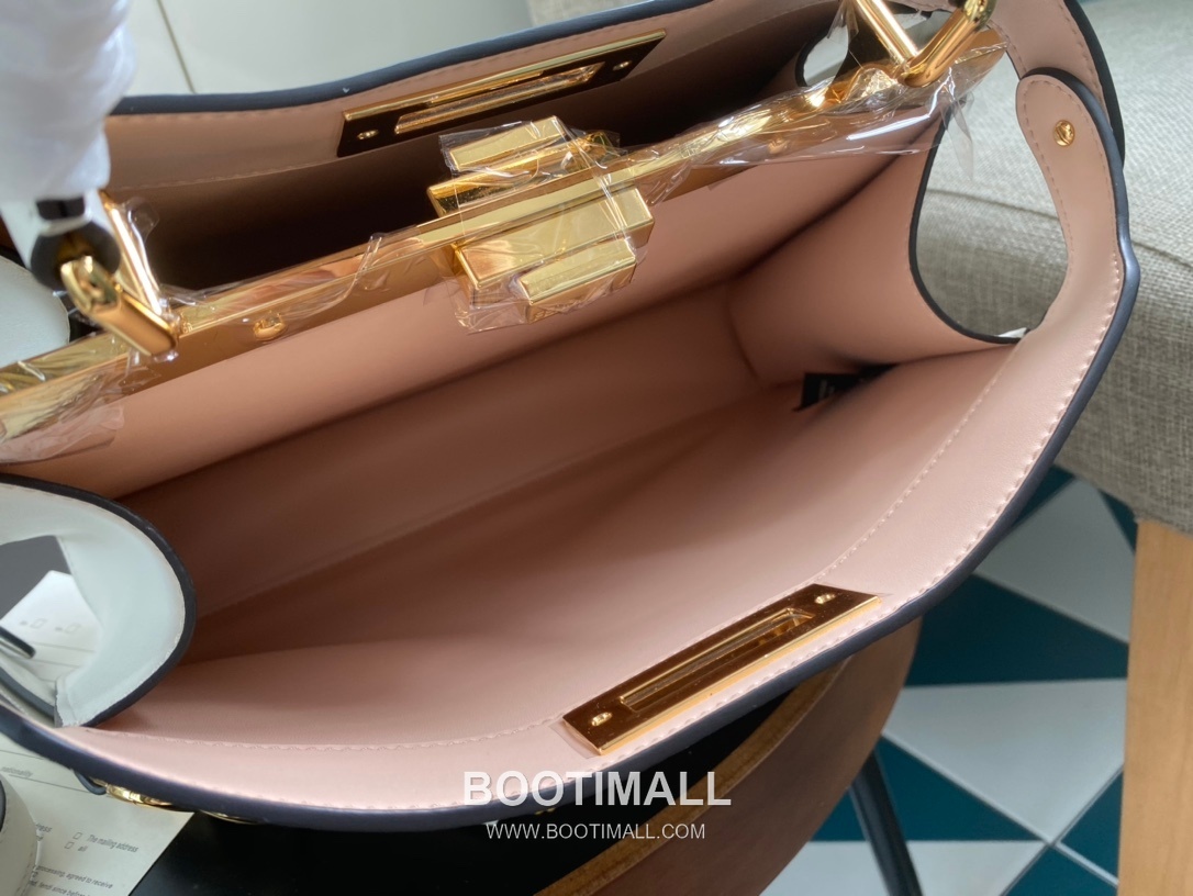 Fendi Peekaboo ISeeU Medium Leather Bag 펜디 피카부 아이씨유 미디엄 레더 백 33.5cm 6