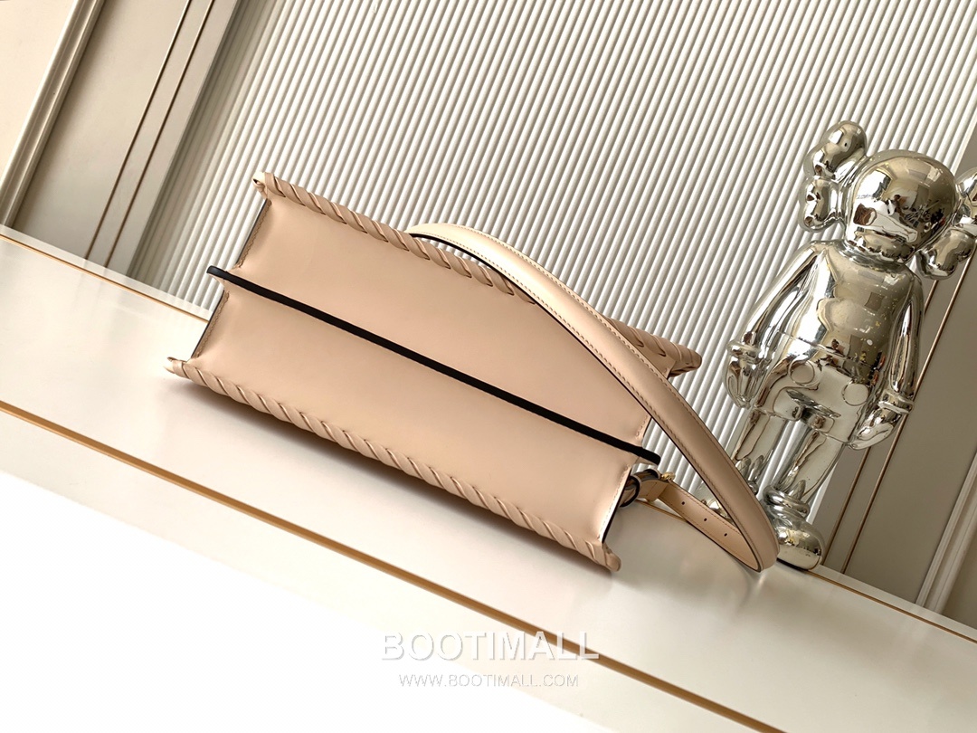 Fendi Peekaboo ISeeU Medium Leather Bag 펜디 피카부 아이씨유 미디엄 레더 백 27cm 4