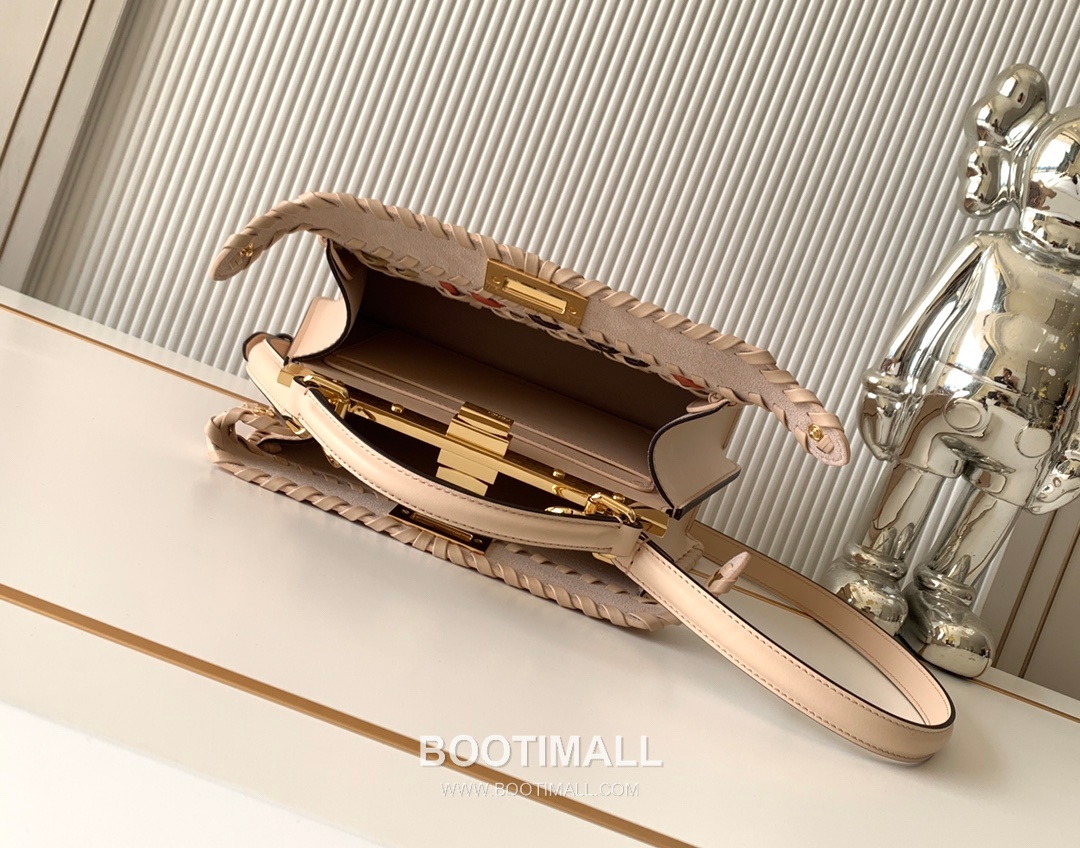 Fendi Peekaboo ISeeU Medium Leather Bag 펜디 피카부 아이씨유 미디엄 레더 백 27cm 5