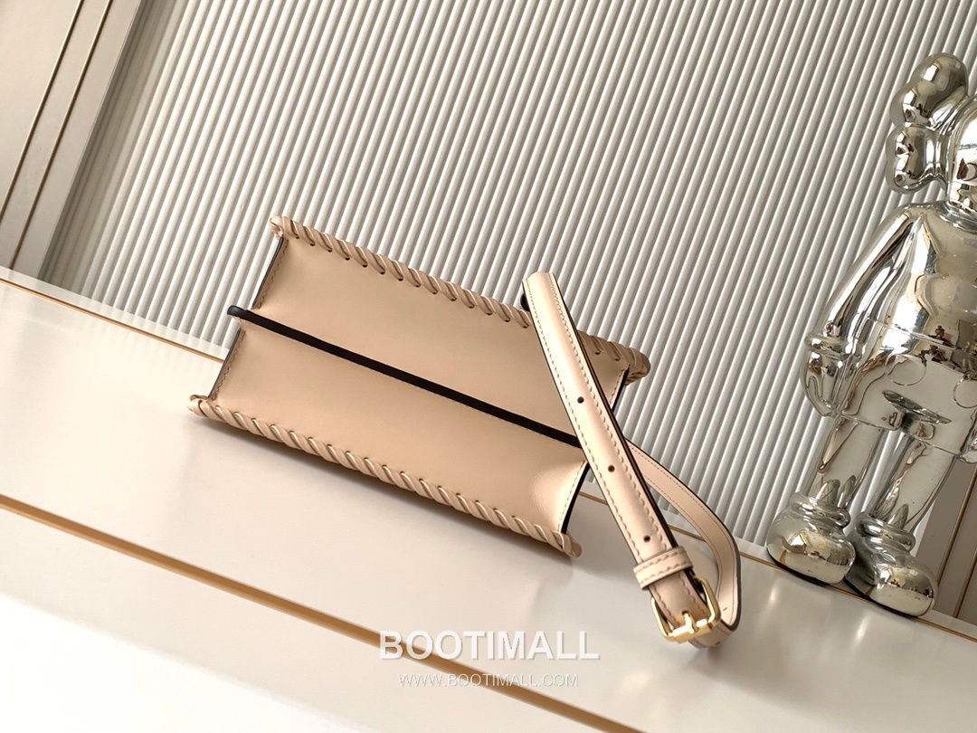 Fendi Peekaboo ISeeU Mini Leather Bag 펜디 피카부 아이씨유 미니 레더 백 20cm 4