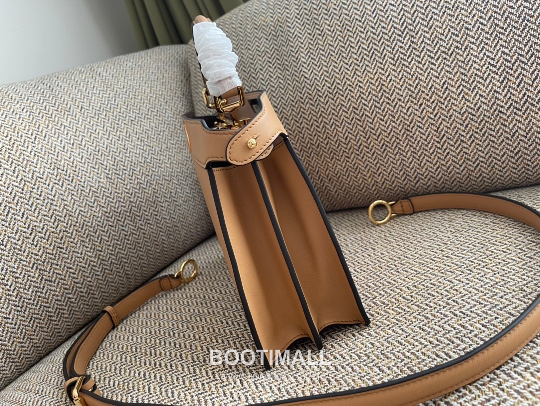 Fendi Peekaboo ISeeU Small Leather Bag 펜디 피카부 아이씨유 스몰 레더 백 27cm 3