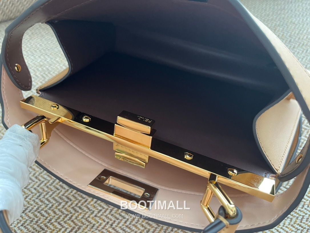 Fendi Peekaboo ISeeU Small Leather Bag 펜디 피카부 아이씨유 스몰 레더 백 27cm 9