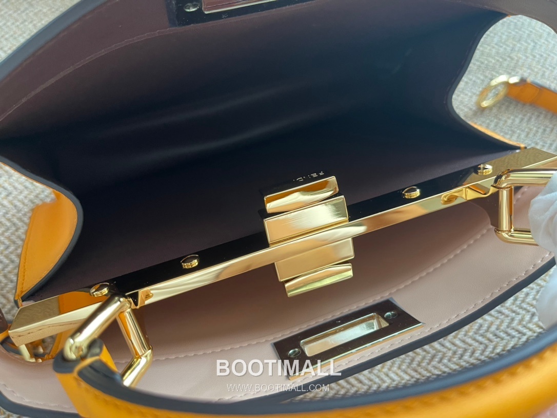 Fendi Peekaboo ISeeU Small Leather Bag 펜디 피카부 아이씨유 스몰 레더 백 27cm 9